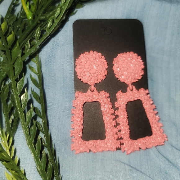 EARRINGS!!! - Picture 2 of 3